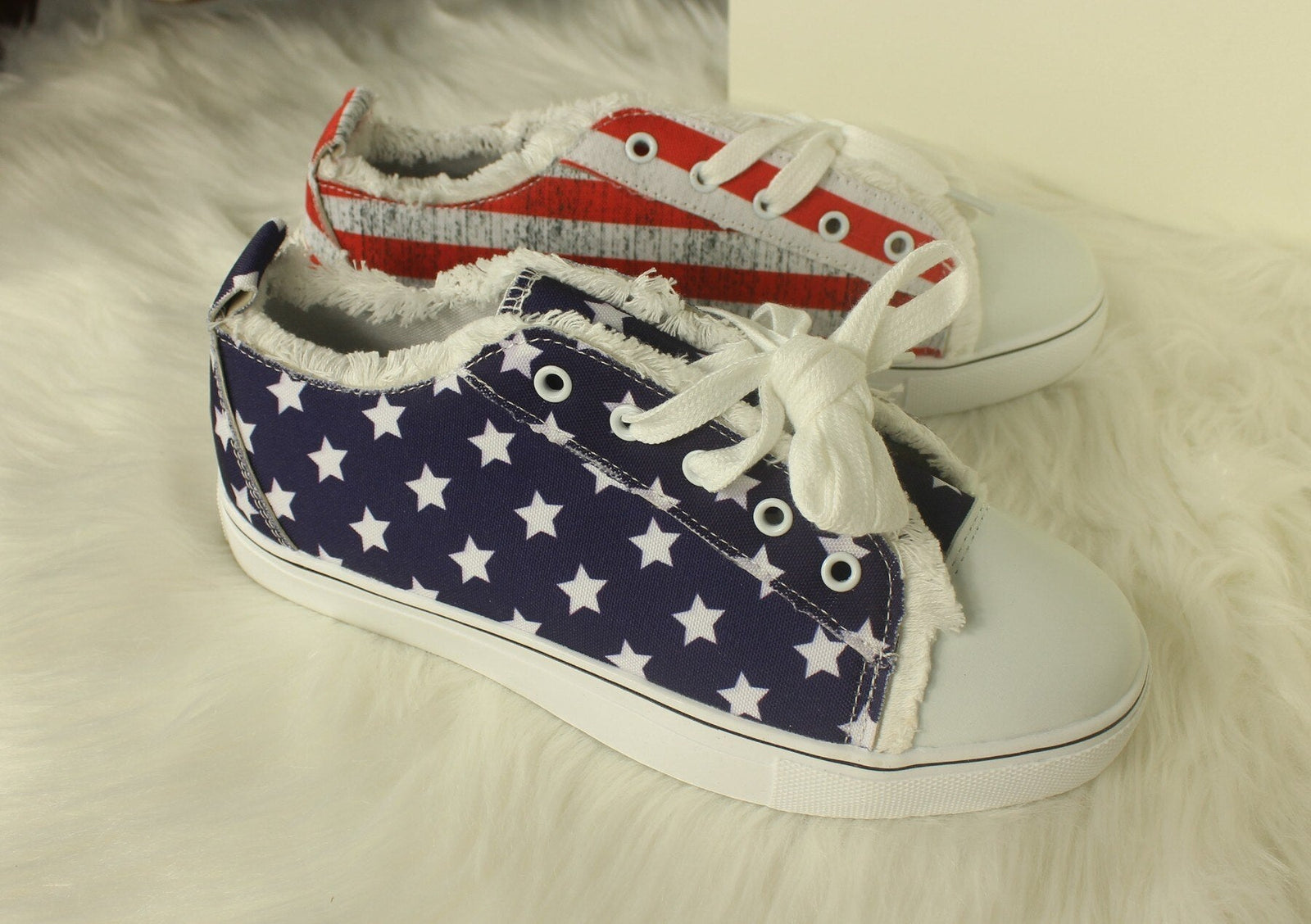 [LIMITED TIME OFFER !!!] Star Striped Lace Up Sneakers Round Toe Casual Shoes